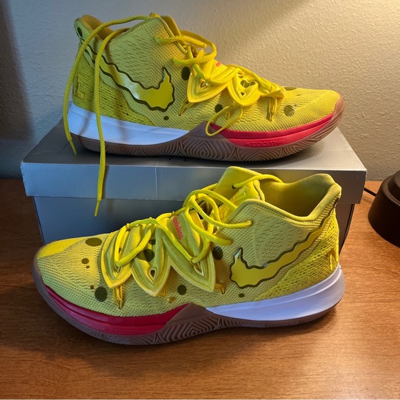 Kyrie 5 SpongeBob - Picture 3 of 7